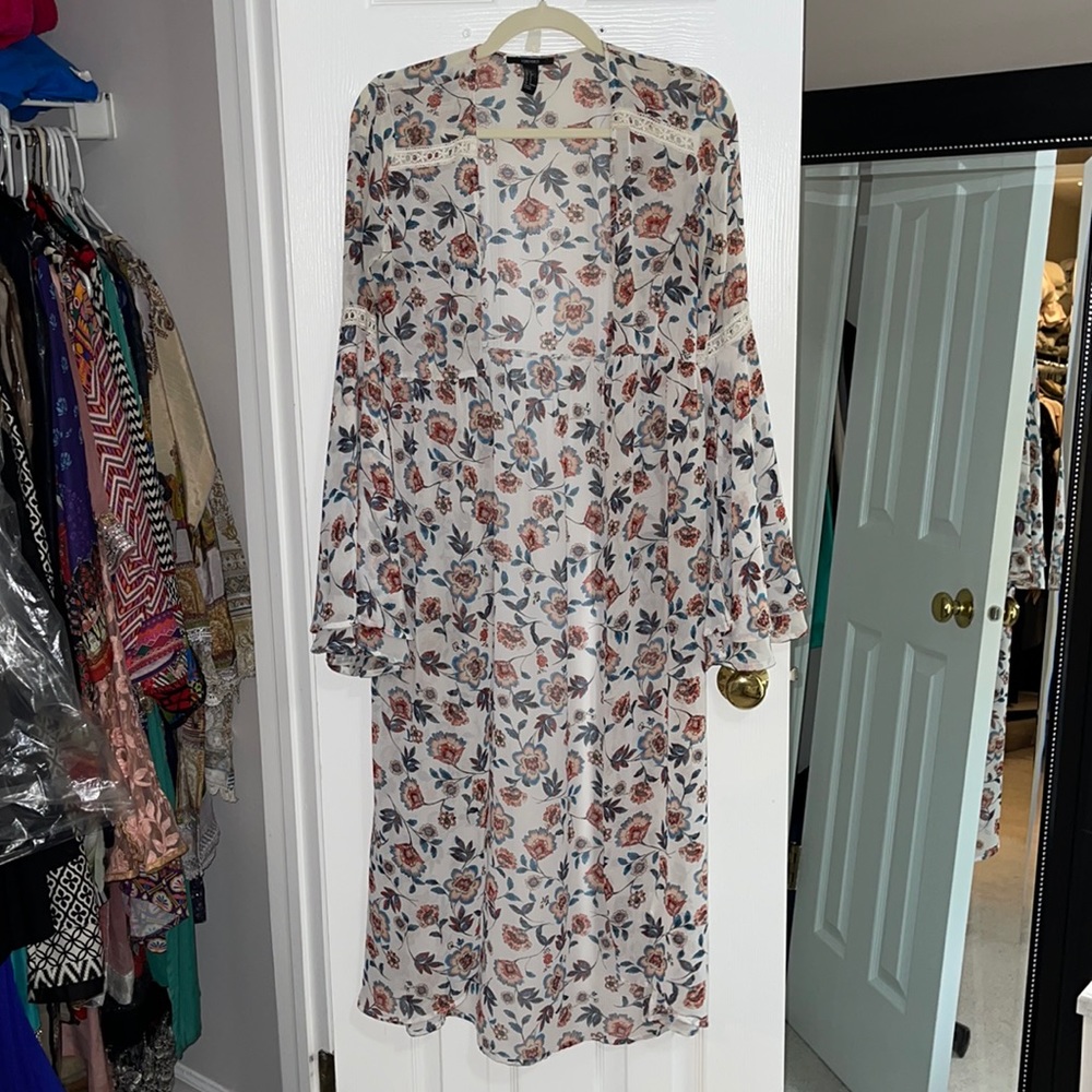 Forever 21, size S, White with flowers